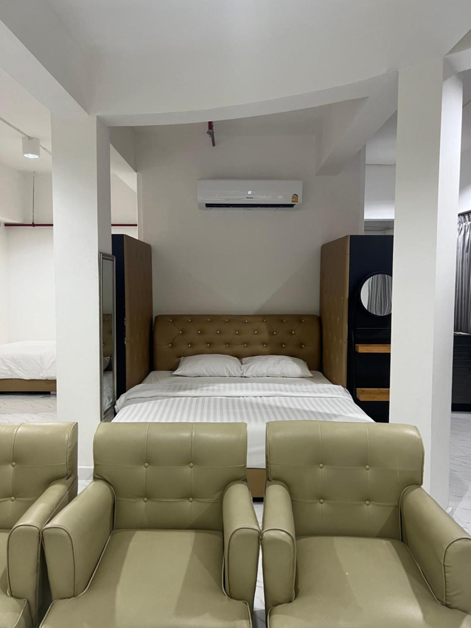 Mall Suites Hotel Bangkok Exterior photo