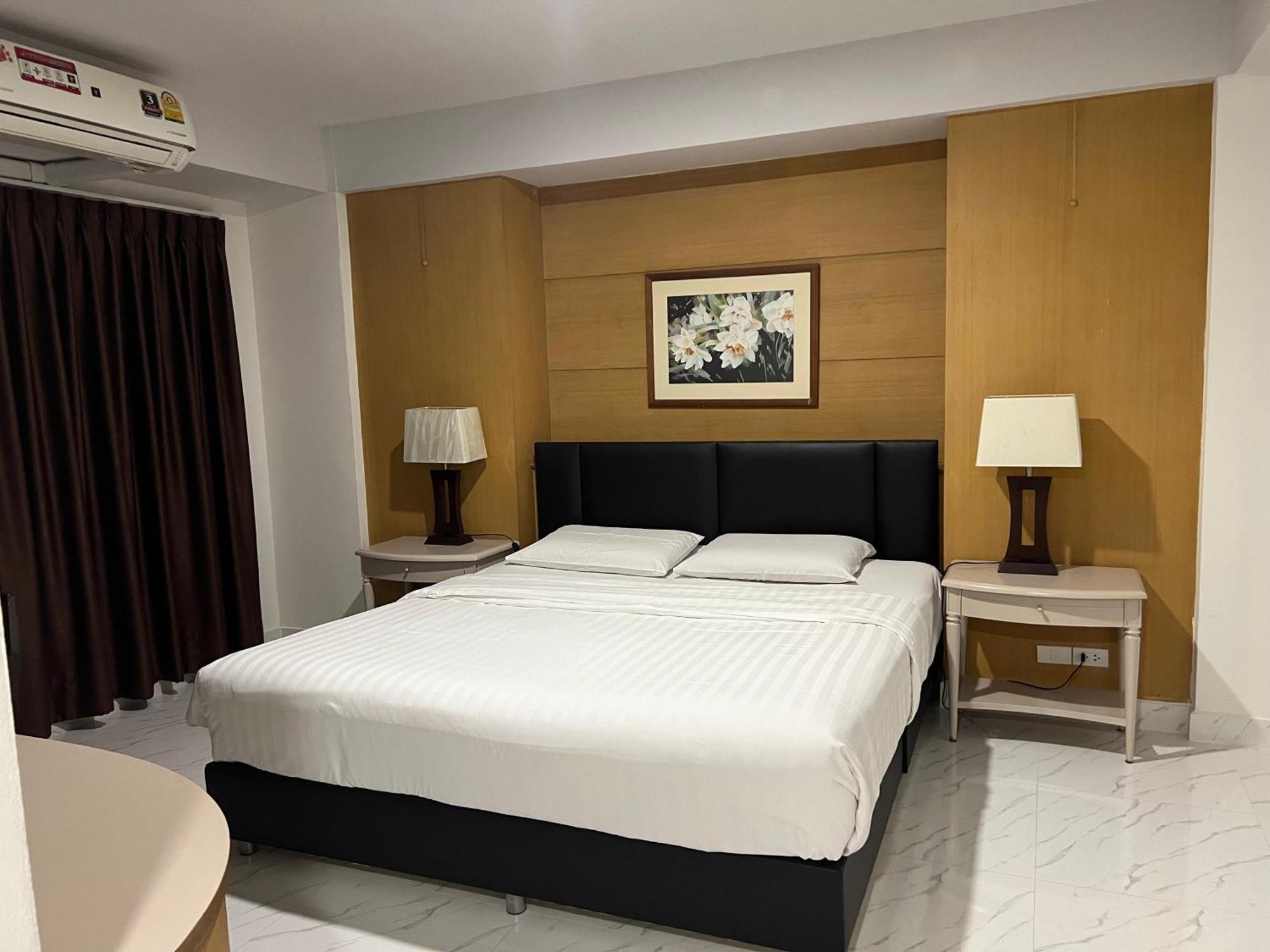 Mall Suites Hotel Bangkok Exterior photo
