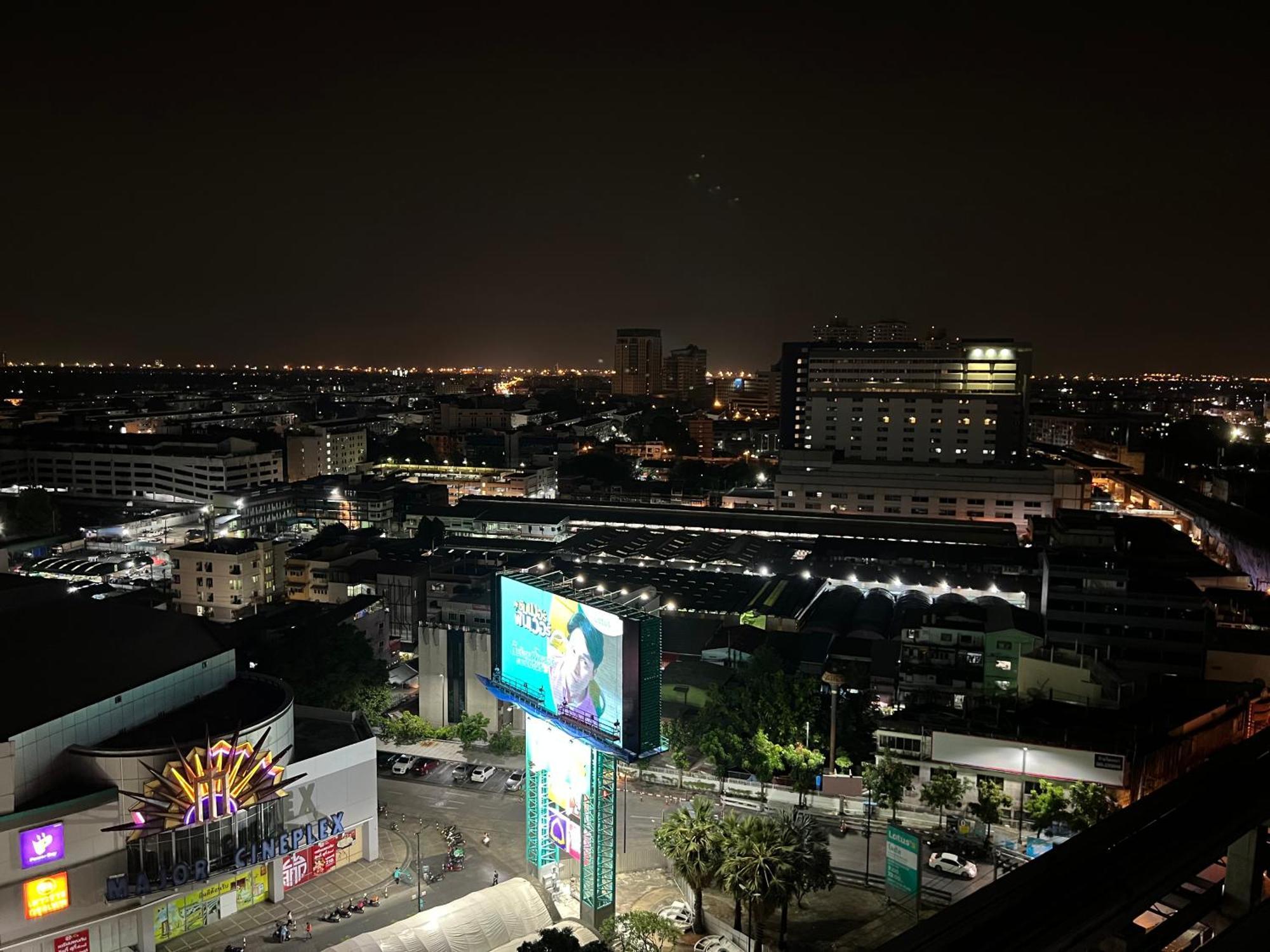 Mall Suites Hotel Bangkok Exterior photo